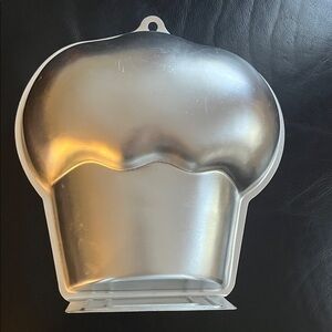 Wilton Cupcake Shaped Baking Pan